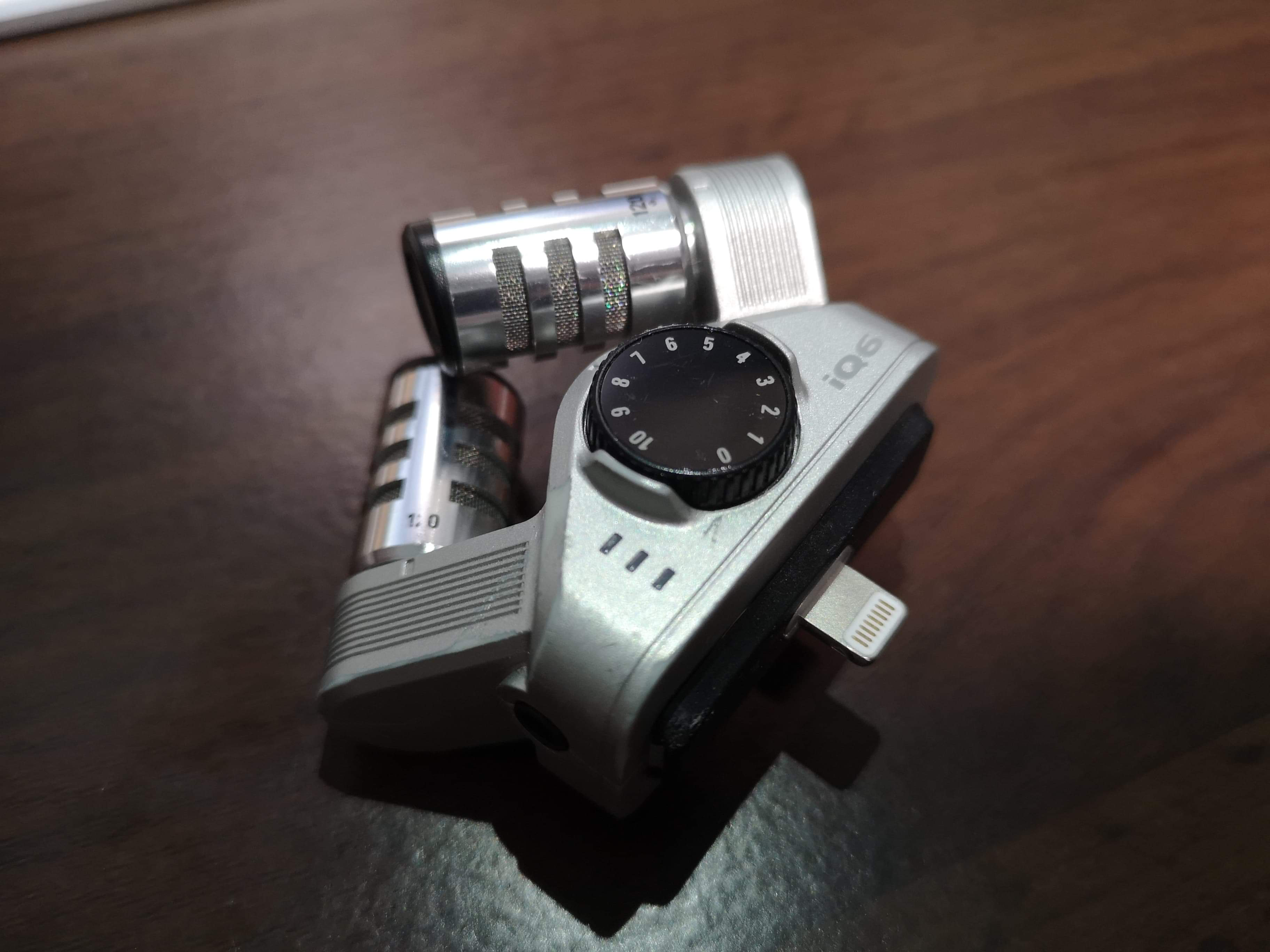 勤倫平常隨身攜帶的手機收音工具